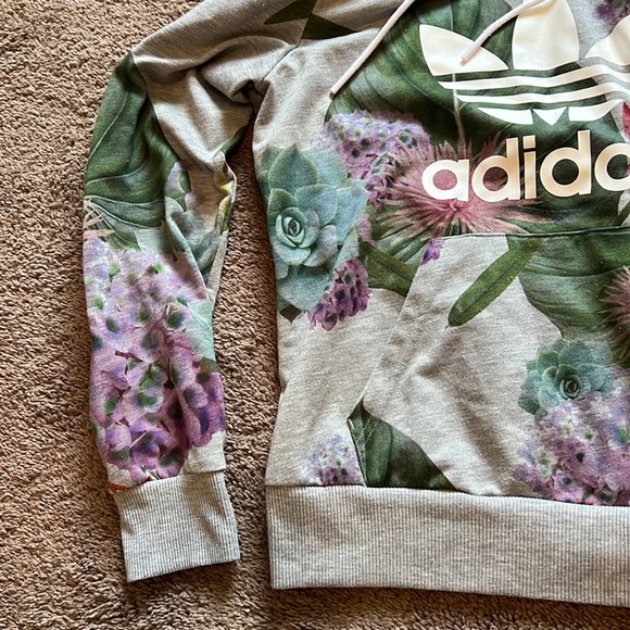Adidas hoodie. Size small. - Picture 4 of 9